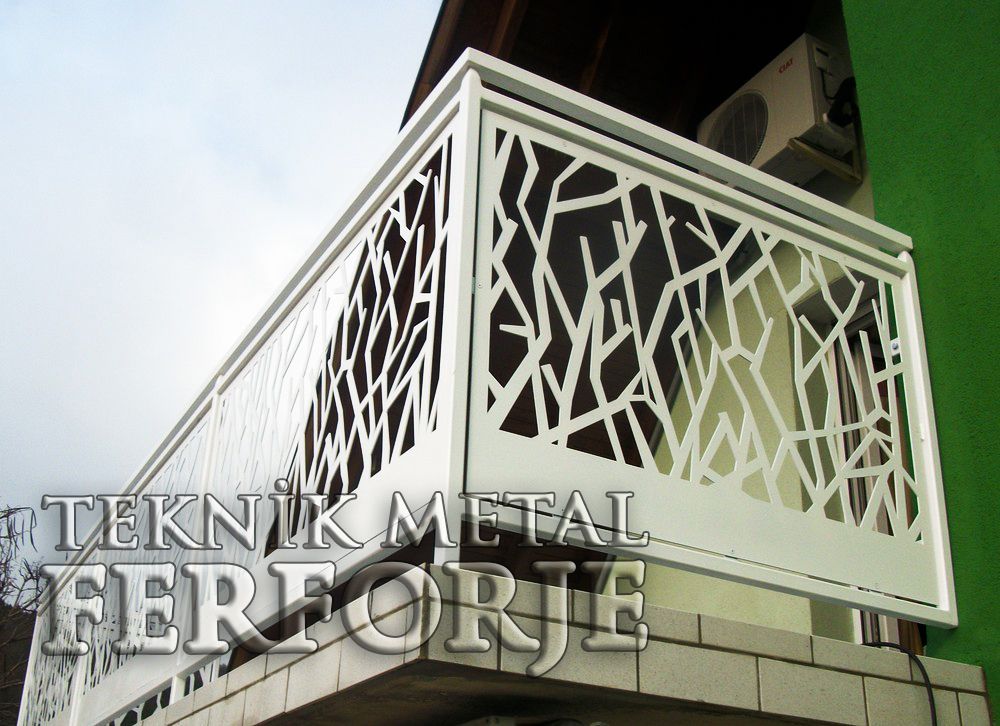 Geometrik Kırık Desen Balkon Korkulukları